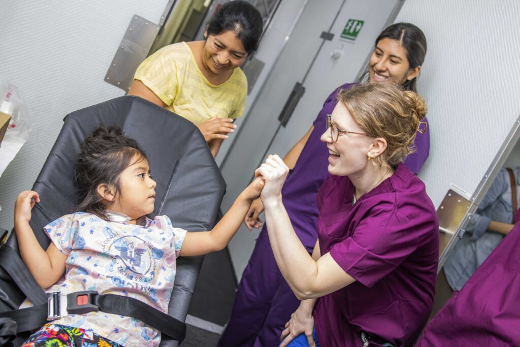 Allison_wird_in Empfang genommen.JPG