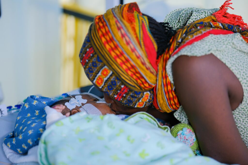 MOHKI-Burundi-2025-Mutter-mit-Kind